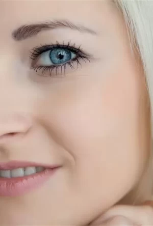 Блондинки с голубыми глазами