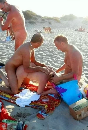 Порно фото нудистов на пляже